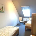 Doerpshus Im Strandnahen Bojendorf