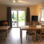 Doerpshus Im Strandnahen Bojendorf