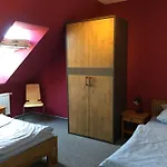 Doerpshus Im Strandnahen Bojendorf *